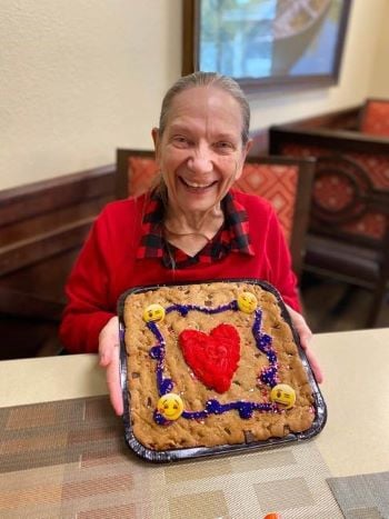 pacifica senior living residents celebrates Valentine's Day