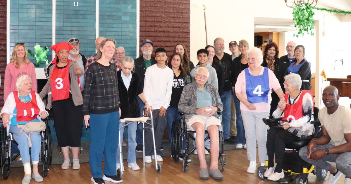 volunteers in our communities blog header pacifica senior living